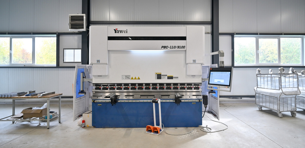 Листогиб Yawei PBC c Delem DA-69S